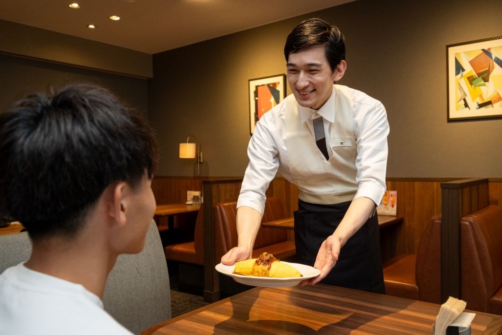 Chúng tôi đang tìm kiếm những người có thể nói tiếng Nhật! Lương cao theo giờ 1,350 yên ☆ Nhà hàng (Ginza)